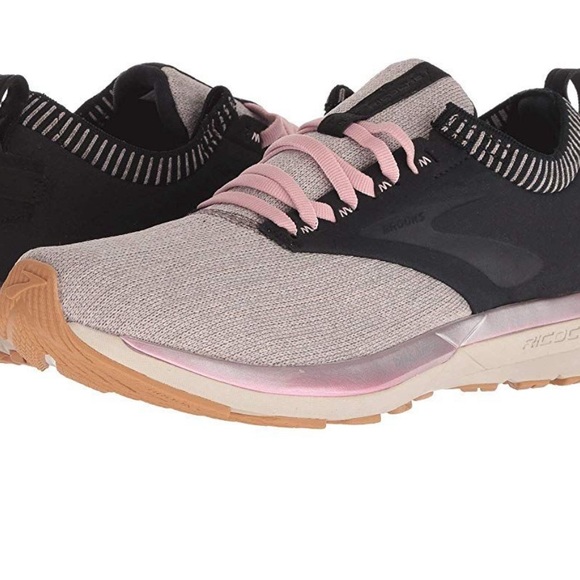 brooks size 9
Women's Ricochet LE Running Sneakers - Picture 5 of 6